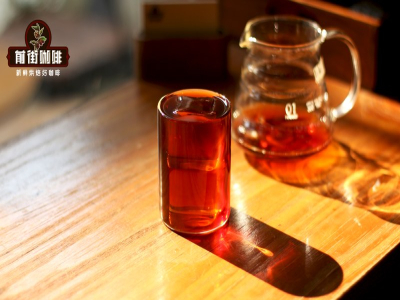 窝在暖融融的沙发捧起热奶咖，挑对发酵工艺让浓缩融进鲜奶格外甜